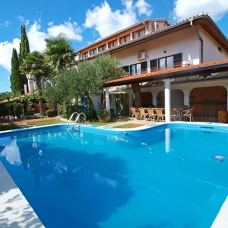 Holiday home Holiday Irena Plovanija